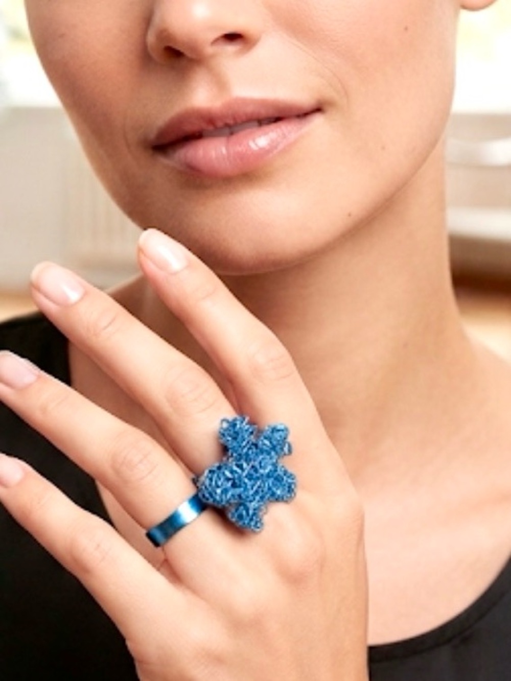 Handmade Star-Shaped Wire Sculpture in Metallic Blue